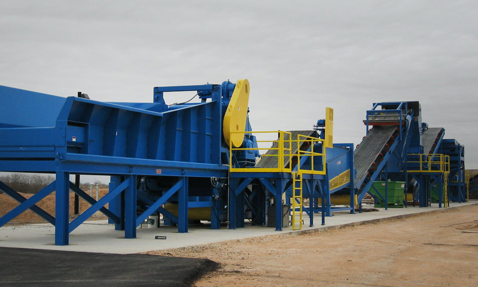 West Salem Custom horizontal Grinders on site at green waste recycling facility